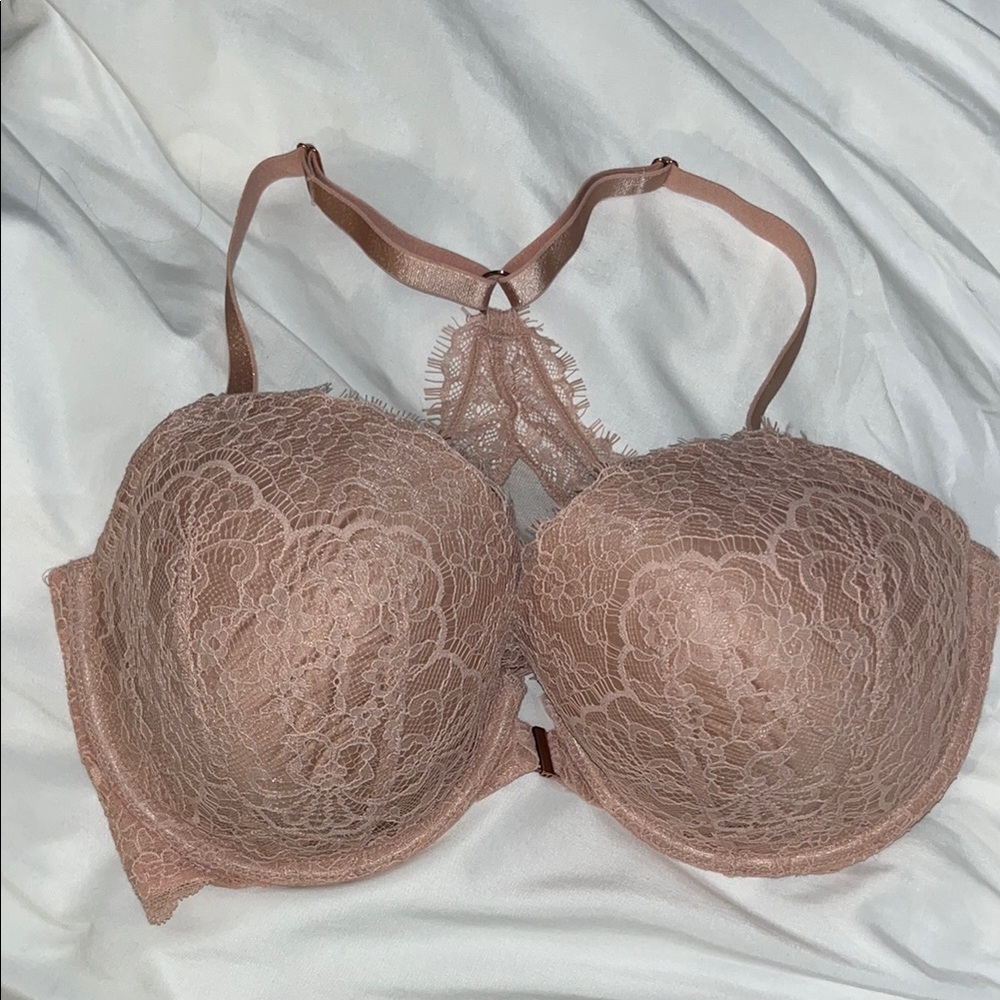NWT Victoria’s Secret Lace Women's Bra in Tan